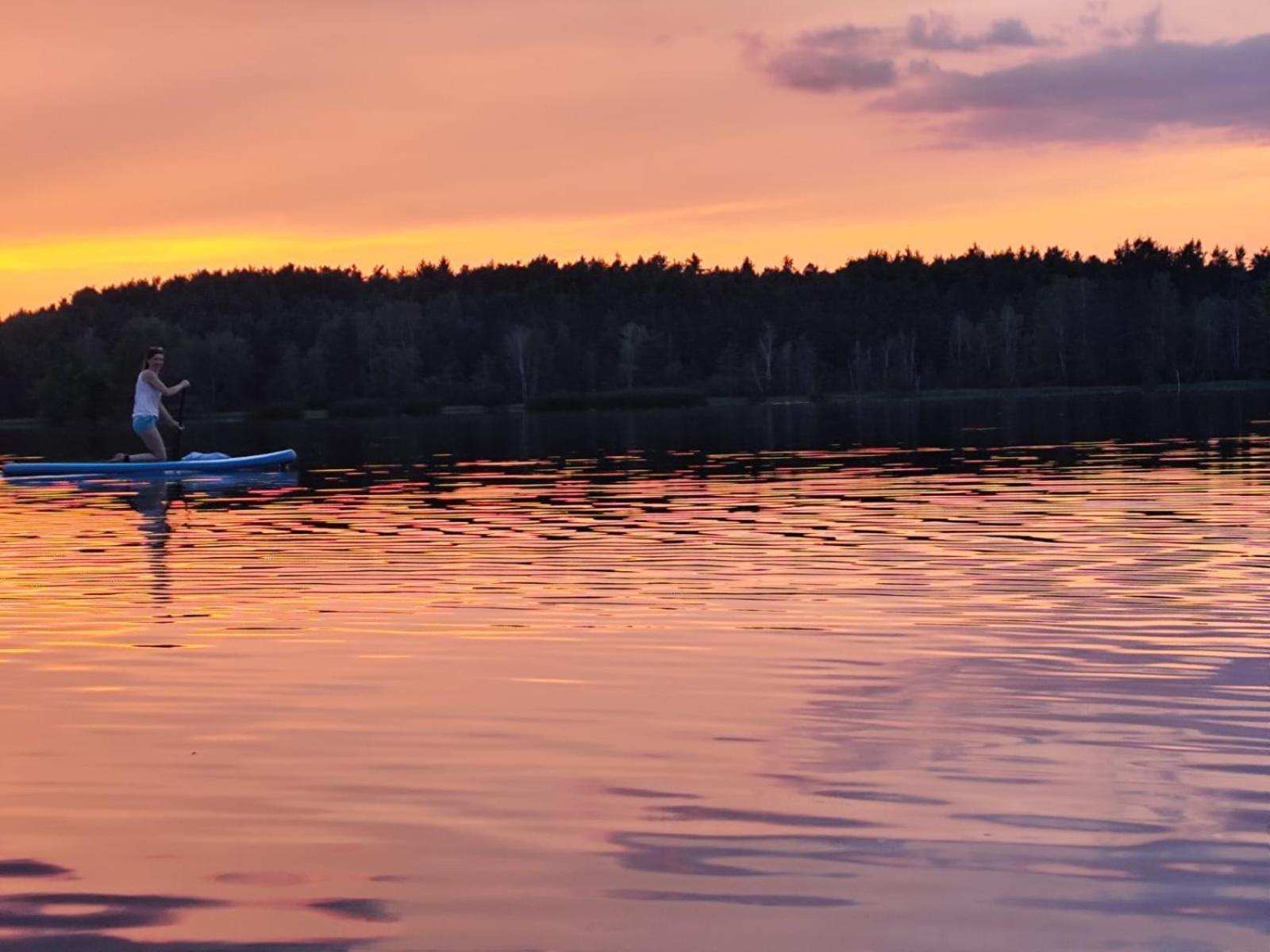 Bungalow Direkt Am See, Mit Eigenem Boot 罗丁 外观 照片