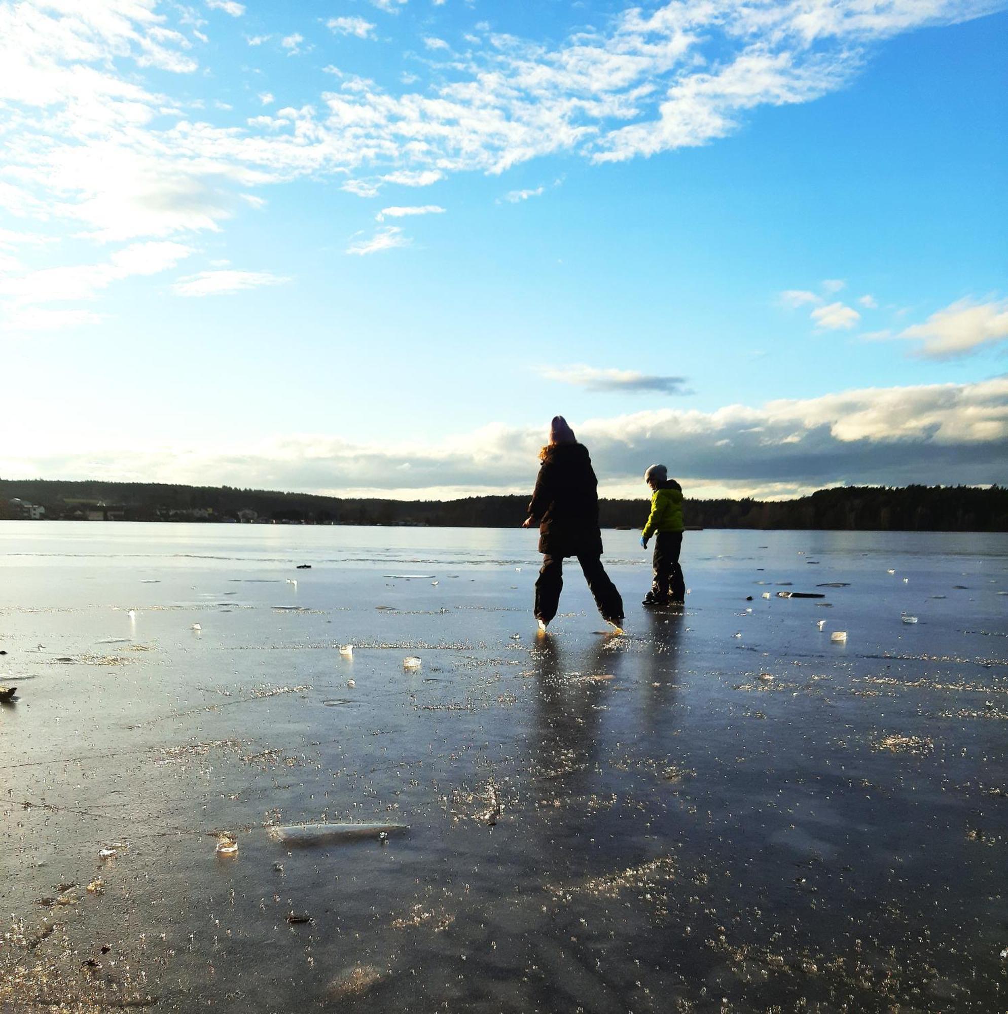 Bungalow Direkt Am See, Mit Eigenem Boot 罗丁 外观 照片